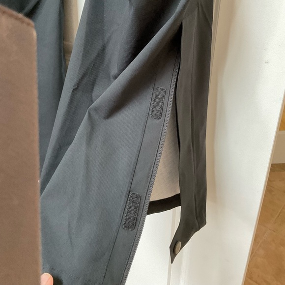 REI Co-op Men’s Waterproof Rain Pants - Picture 5 of 10